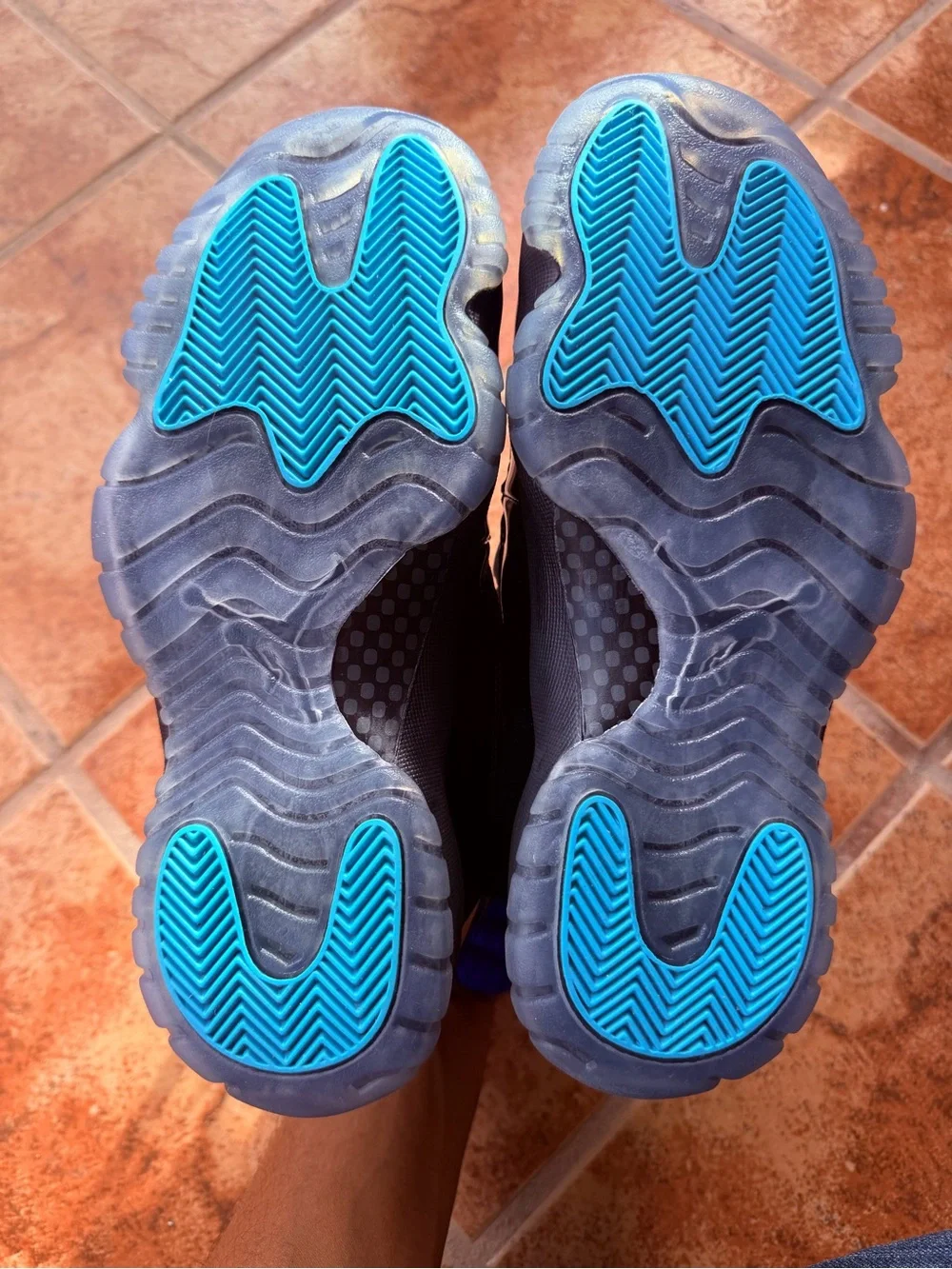 Size 8 Men’s And Women’s 9.5 - Jordan Retro 11 Gamma Blue 2025